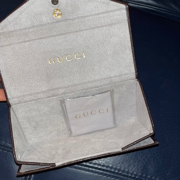 Gucci Accessories Gucci Sunglasses Case And Clot Poshmark